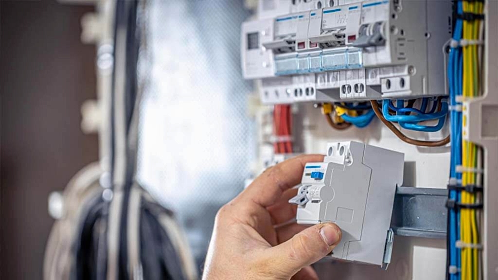 Sigorta ve Elektrik Panosu Montajı